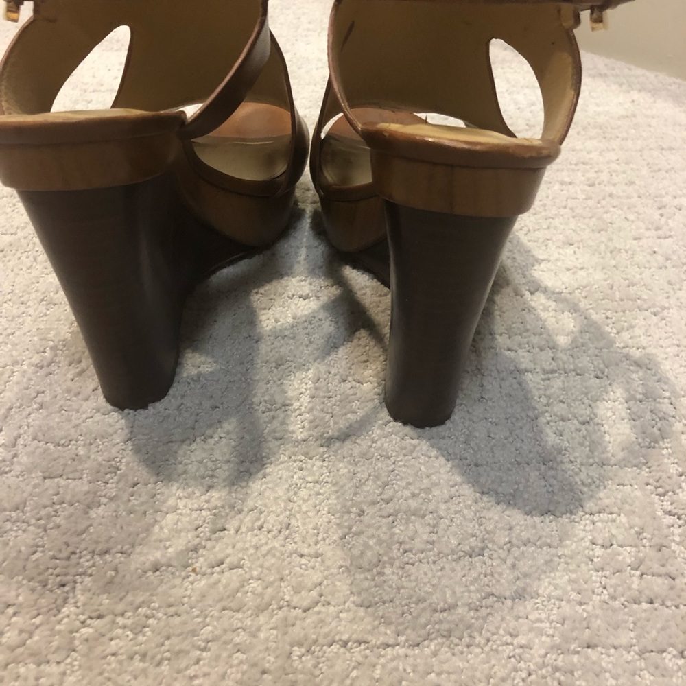 Michael kors wedges - Picture 2 of 3